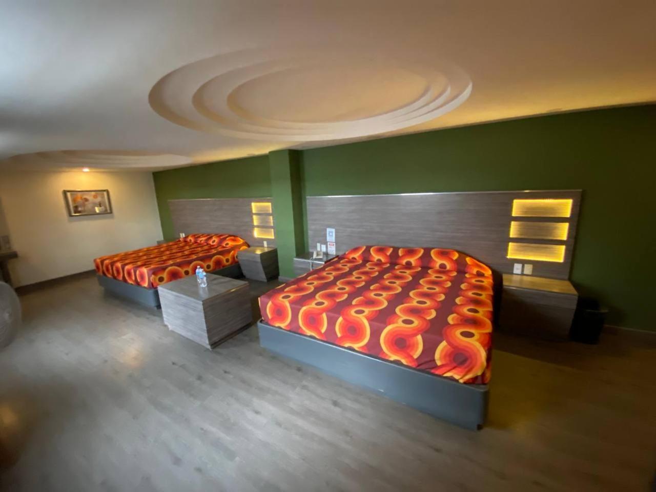 Hotel Y Villas Gran Via Мехико Экстерьер фото