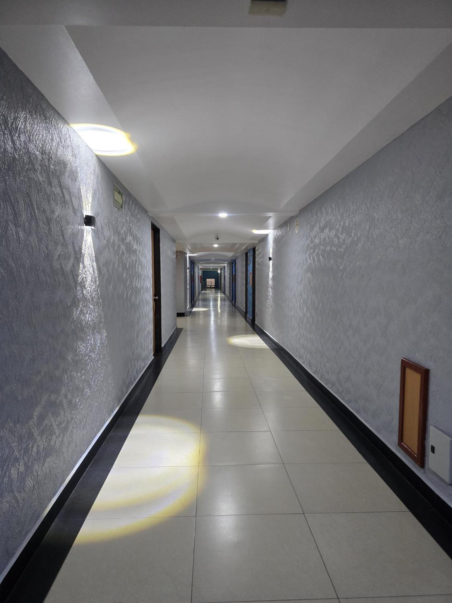 Hotel Y Villas Gran Via Мехико Экстерьер фото