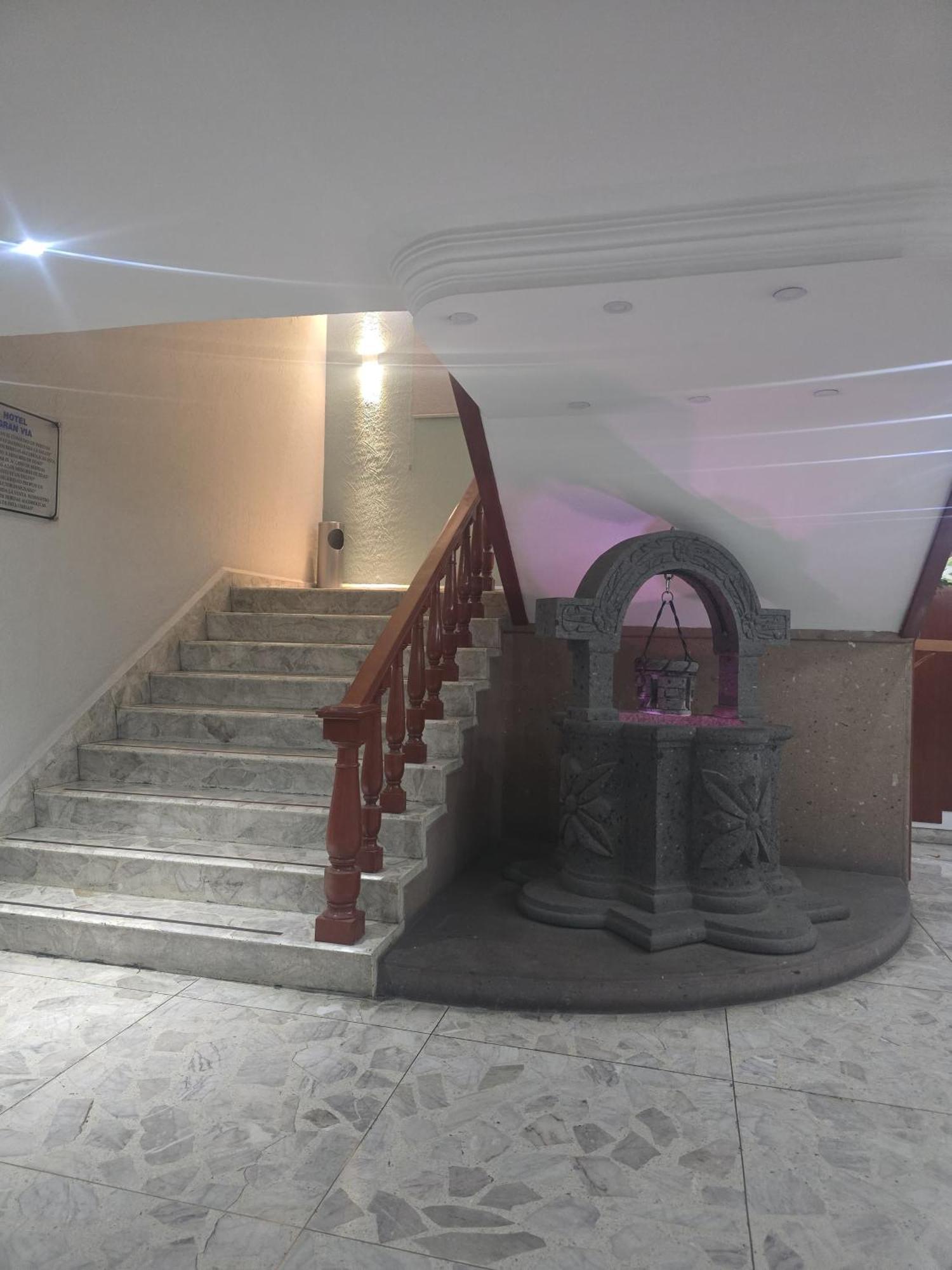 Hotel Y Villas Gran Via Мехико Экстерьер фото